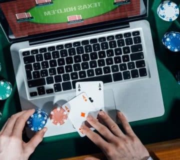 Online Casino Laptop Chips Smartphone 1366 768 E1623172658266.jpg